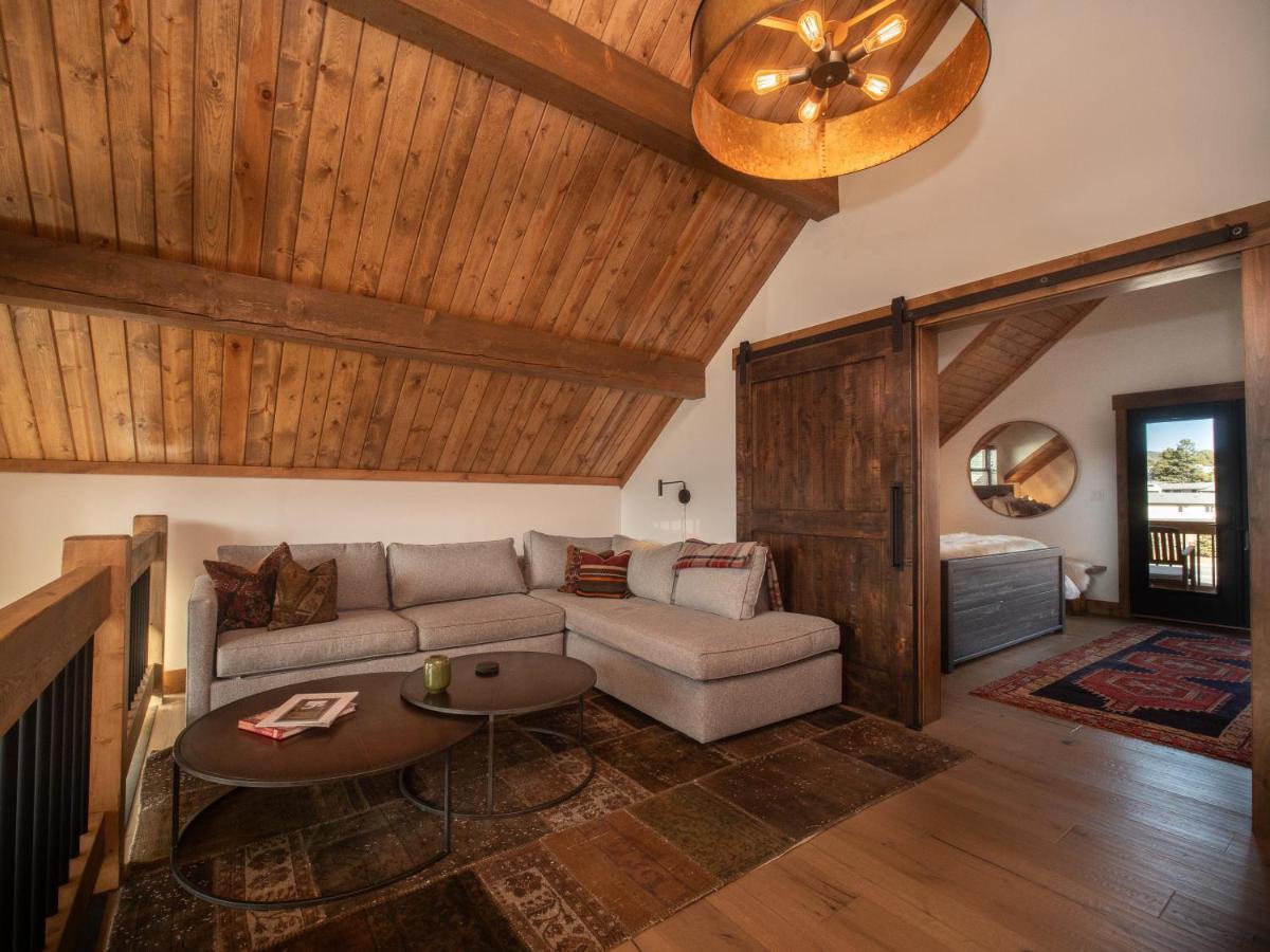 Chic Retreat Indoor Outdoor Fireplace, Private Jacuzzi, Great Location! Естес Парк Екстериор снимка