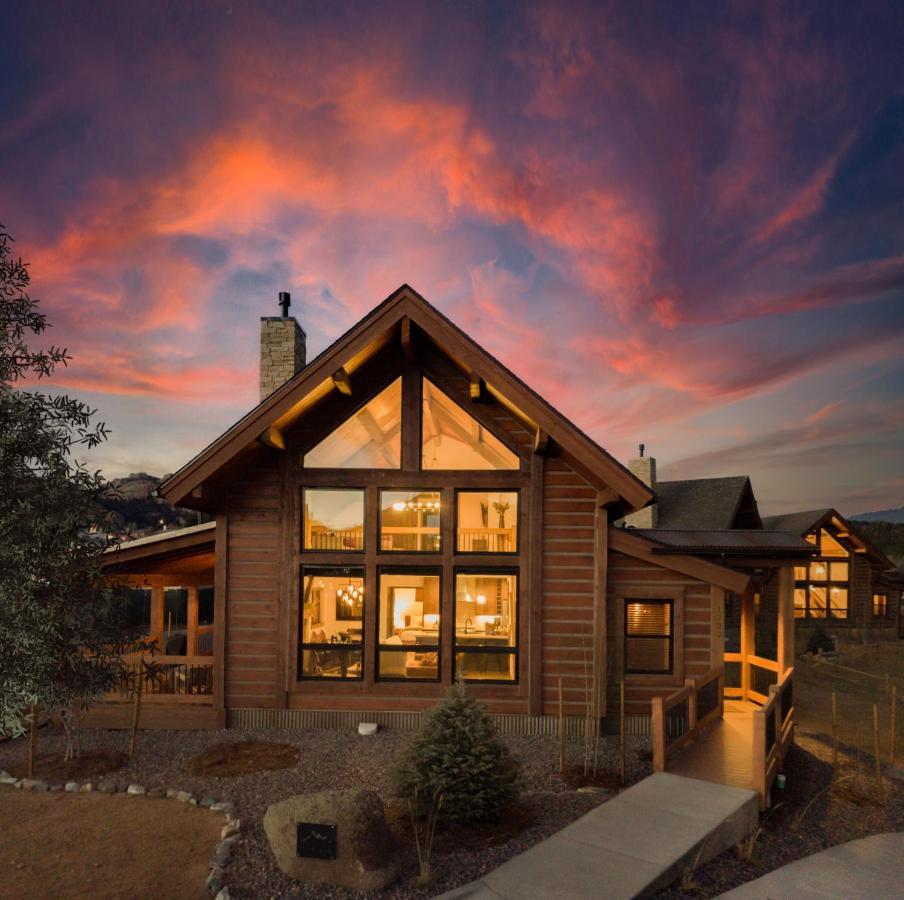 Chic Retreat Indoor Outdoor Fireplace, Private Jacuzzi, Great Location! Естес Парк Екстериор снимка