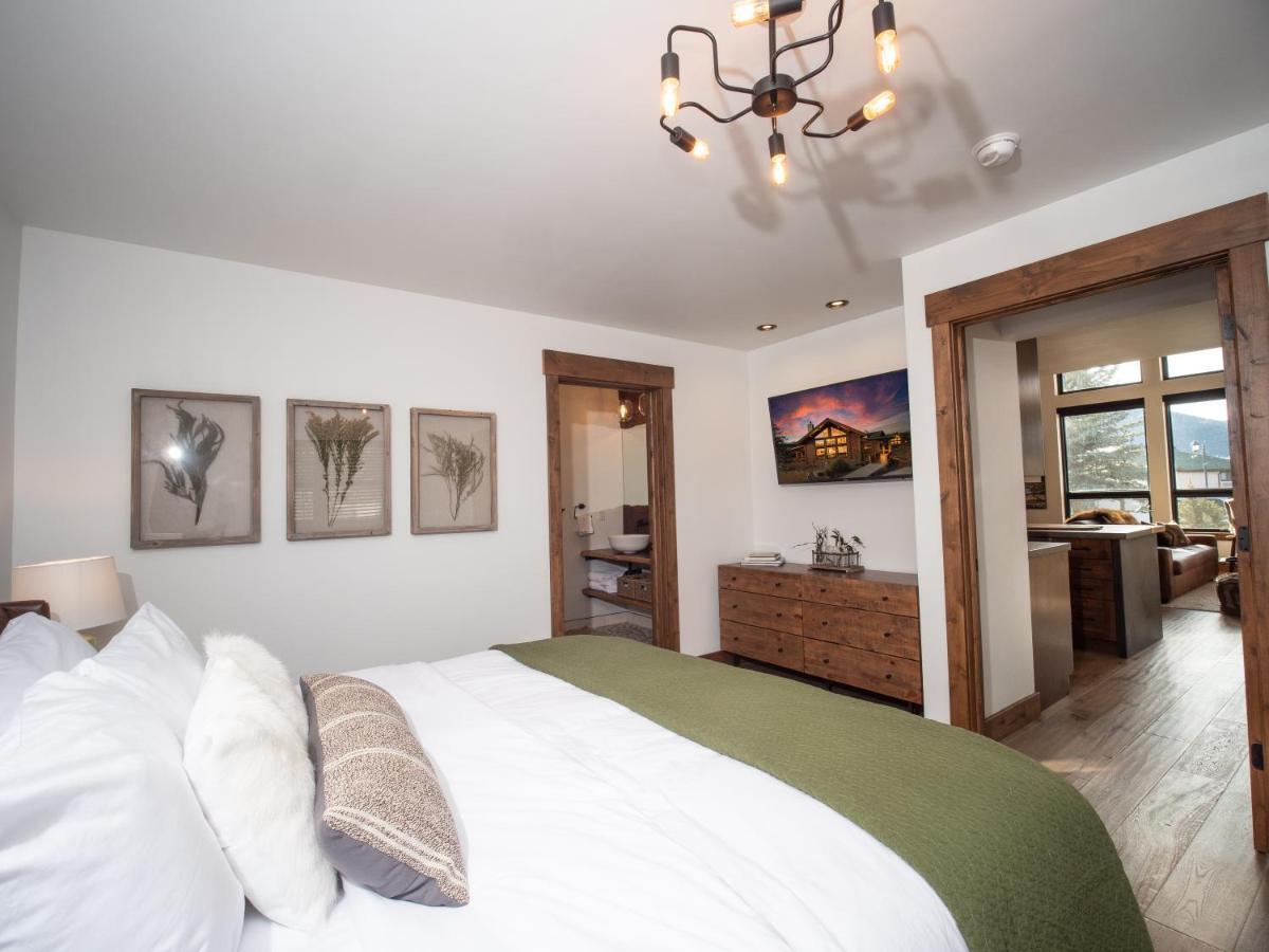 Chic Retreat Indoor Outdoor Fireplace, Private Jacuzzi, Great Location! Естес Парк Екстериор снимка