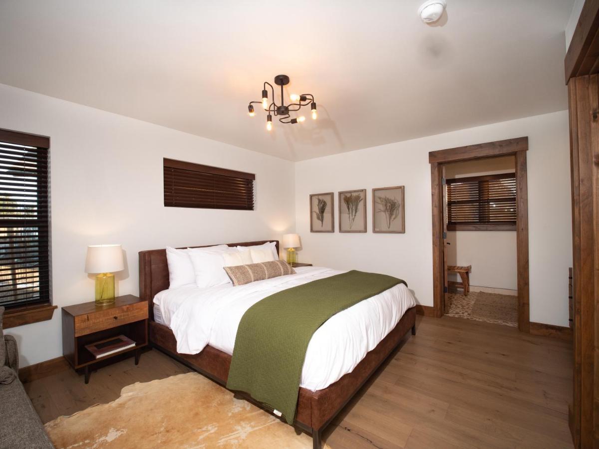 Chic Retreat Indoor Outdoor Fireplace, Private Jacuzzi, Great Location! Естес Парк Екстериор снимка