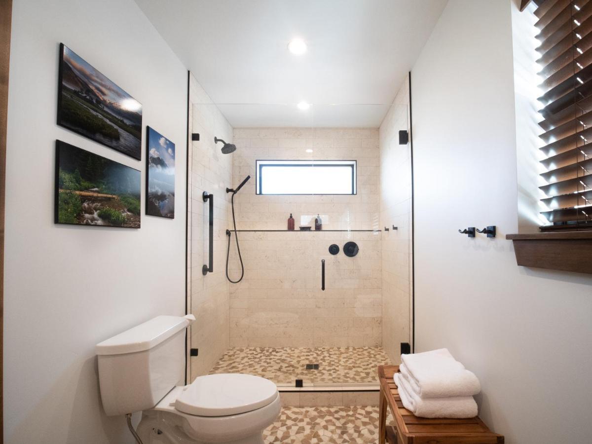 Chic Retreat Indoor Outdoor Fireplace, Private Jacuzzi, Great Location! Естес Парк Екстериор снимка