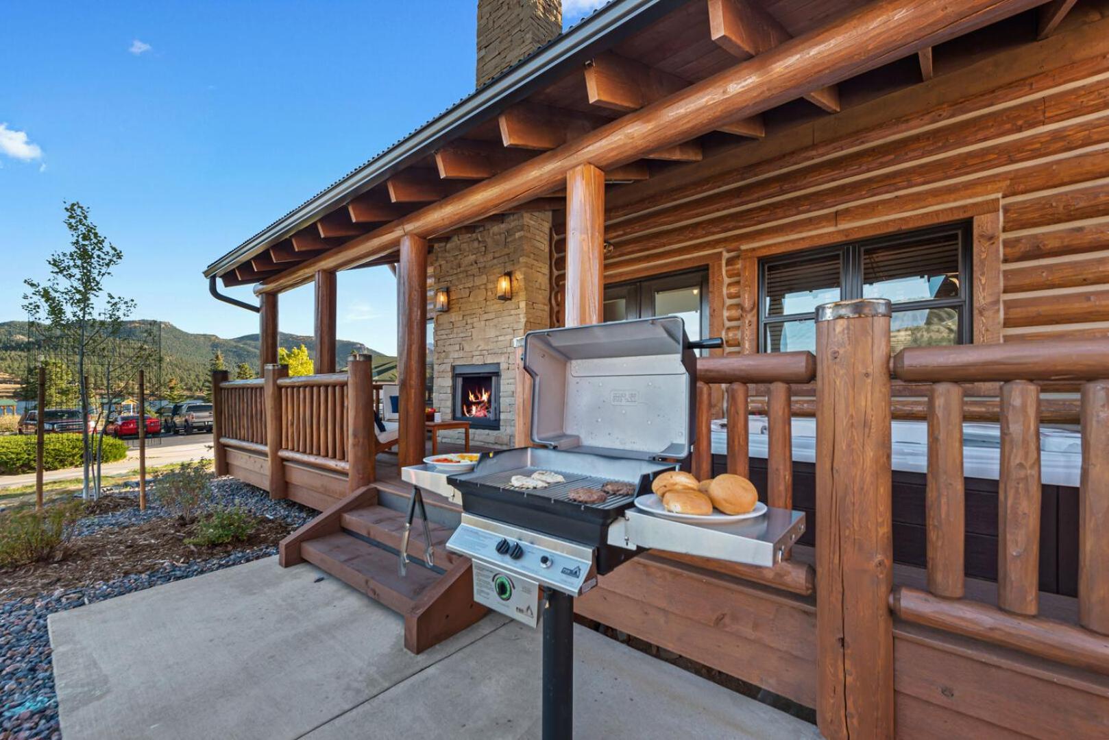 Chic Retreat Indoor Outdoor Fireplace, Private Jacuzzi, Great Location! Естес Парк Стая снимка